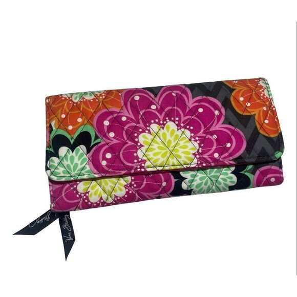 Vera Bradley Quilted Trifold Wallet NWOT - Picture 2 of 4
